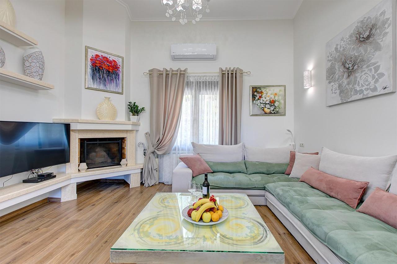 Artemisia Villa With Outdoor Hot Tub, Sani Luxury Villas Collection Εξωτερικό φωτογραφία